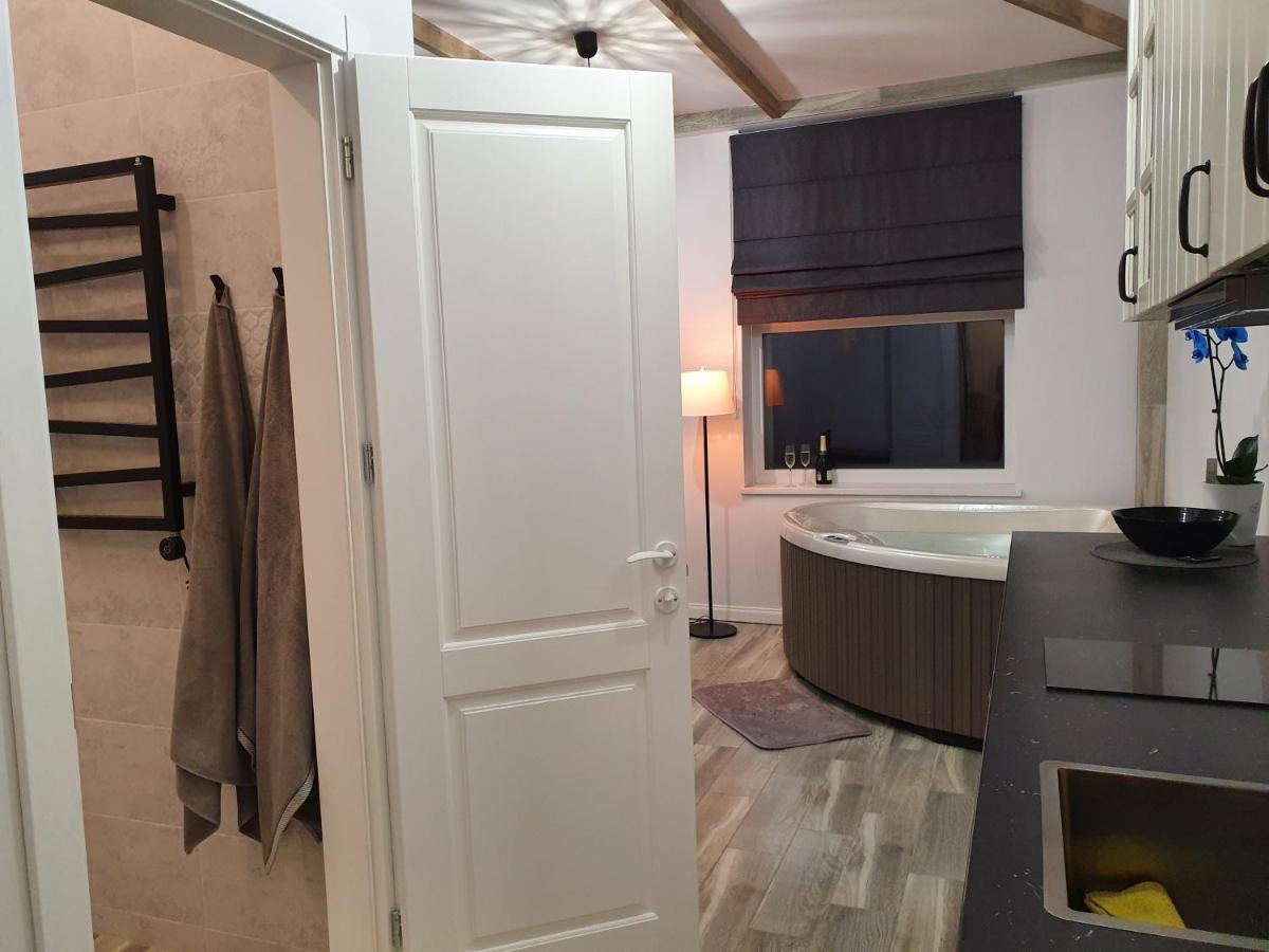 Apartamentai Su Jacuzzi Panevėžys Exteriör bild