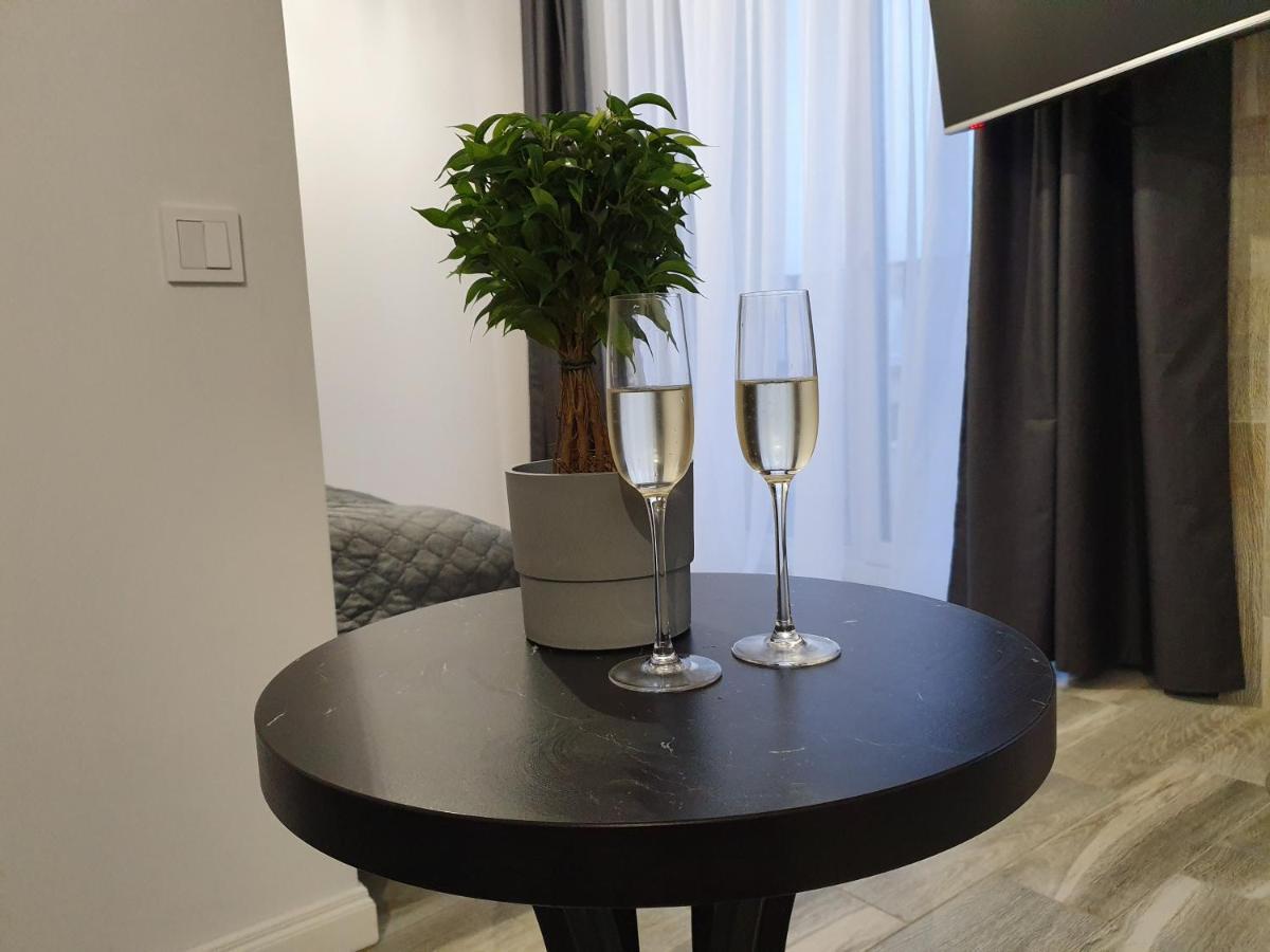 Apartamentai Su Jacuzzi Panevėžys Exteriör bild